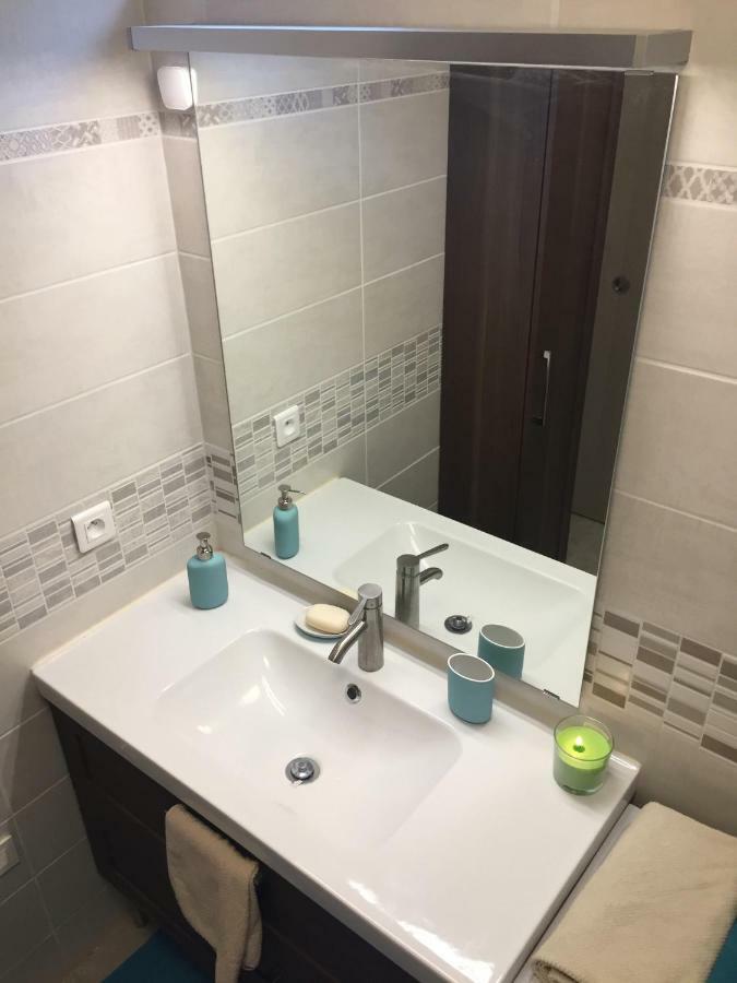 Les Meubles De Luchon - La Perle Bleue - Centre Luchon, Beau T2, 2 A 4 Personnes, Wifi Lejlighed Bagnères-de-Luchon Eksteriør billede